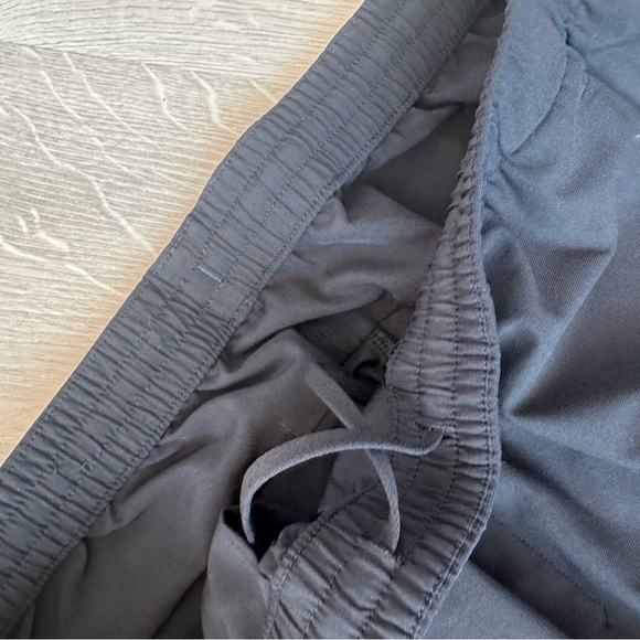 Lululemon Luxtreme Mid-Rise Straight-Leg Trouser Black
size M Women’s - Picture 10 of 10